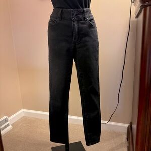 Tahari high waist skinny jeans in washed black. Size 4/27